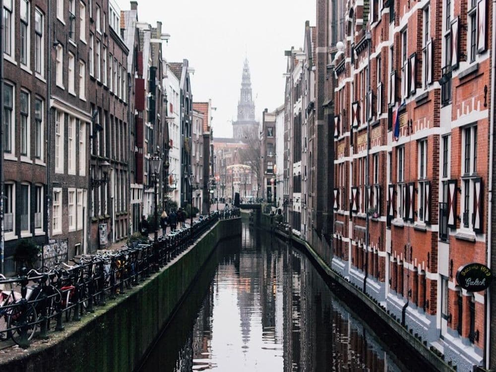 Paseo por Ámsterdam con lo más destacado de la historia.